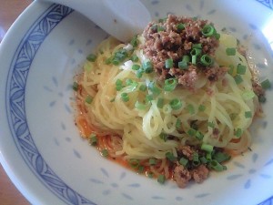 ロンアールの汁無し担々麺