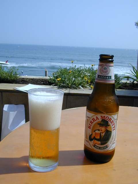 湘南で海を眺めながらビール