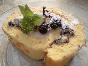 ココファームワイナリーカフェのレーズンのロールケーキ